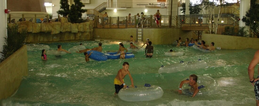 10 Canadian Water Parks Open Past Summer