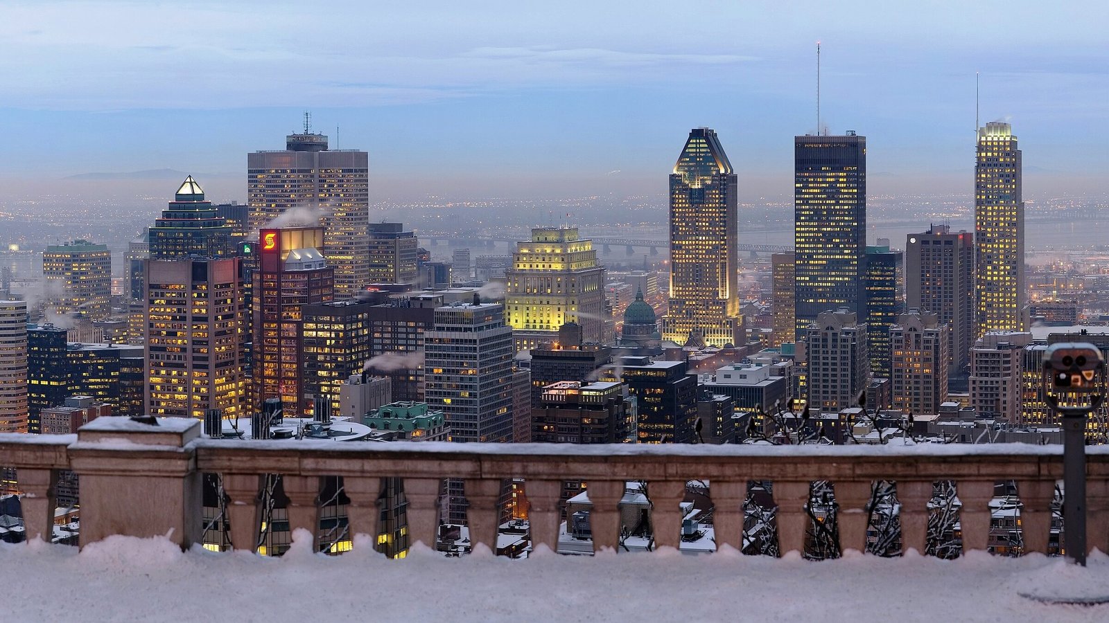 A wide view over Montreal from a lookout point on Mount Royal